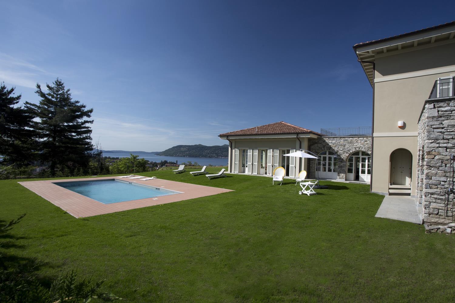 Villa Lago Maggiore  524-2835036