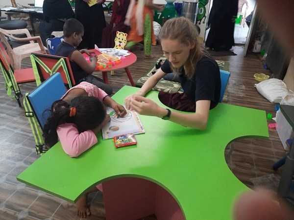 F.Ortmann - Bei der Kunsttherapie im Pratham Mulit Purpose Centre