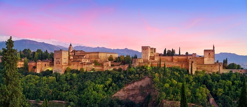 Alhambra bei Sonnenuntergang, Granada, Andalusien, Spanien