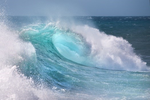 Die große Welle in Nazaré, Portugal