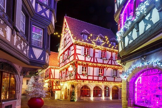 Weihnachtsstraße in Colmar, Elsass, Frankreich